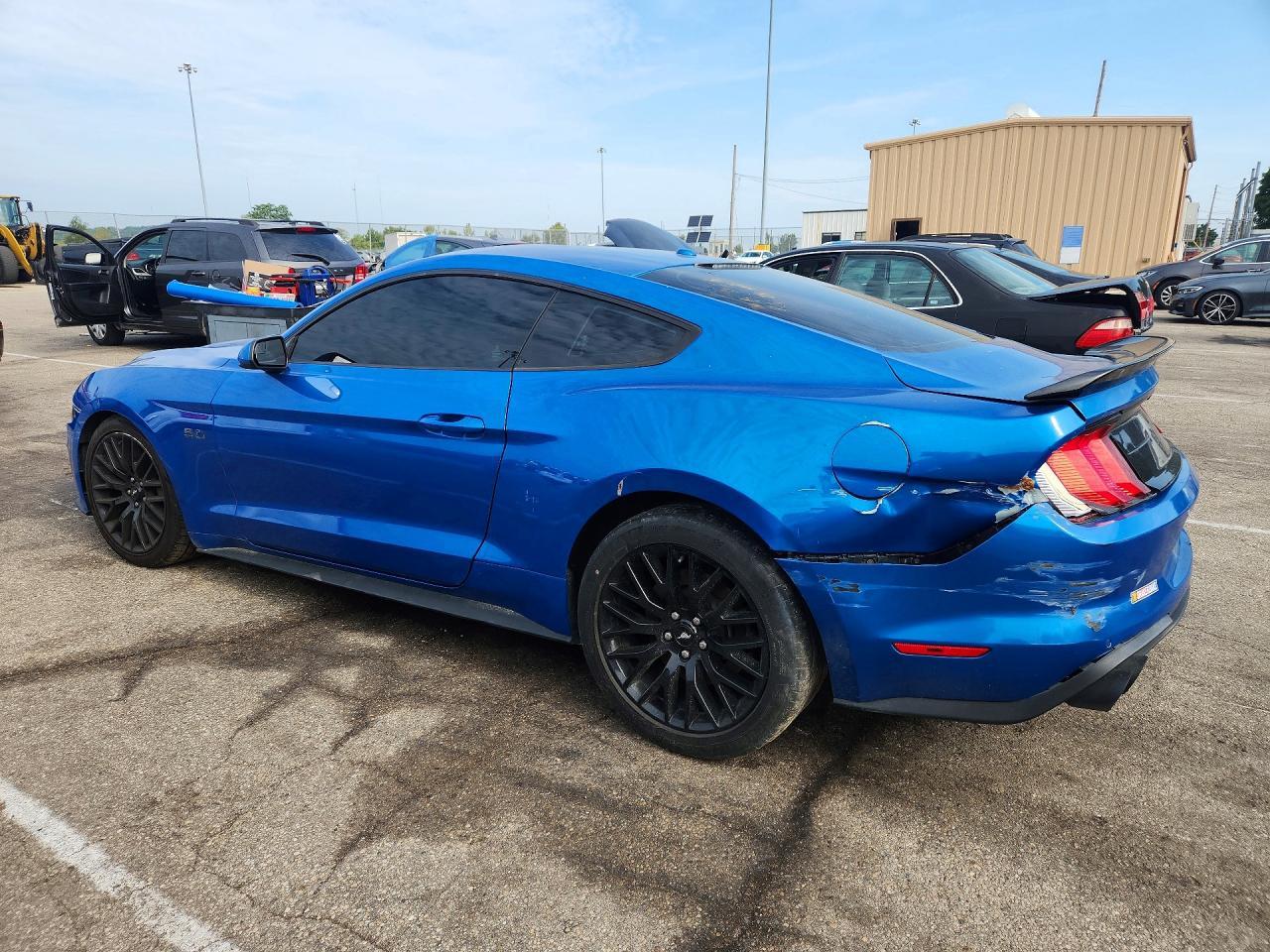 2019 Ford Mustang Gt - zdjęcie 2