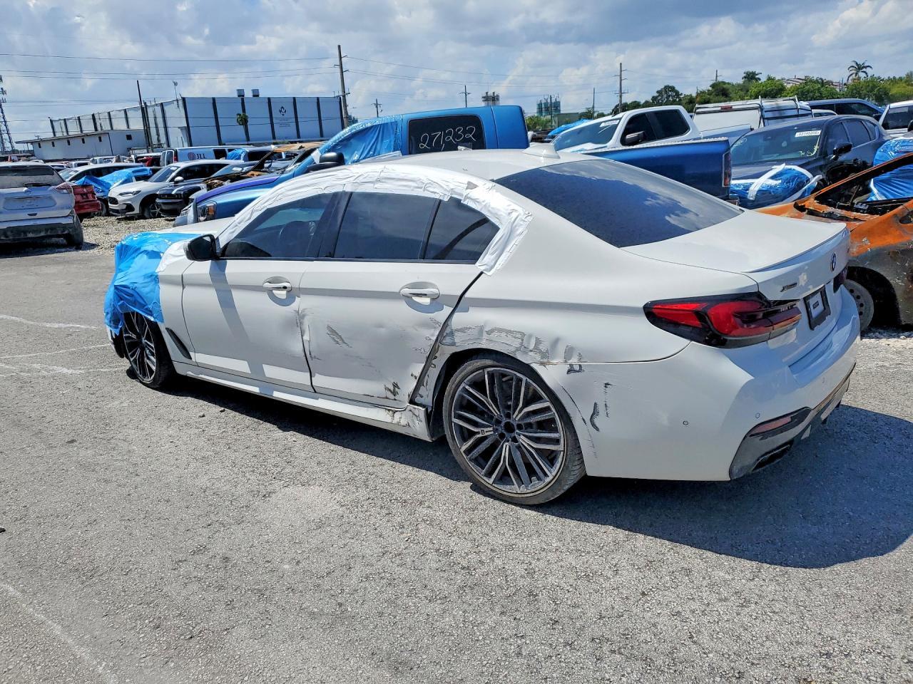 2022 BMW M550Xi - zdjęcie 2