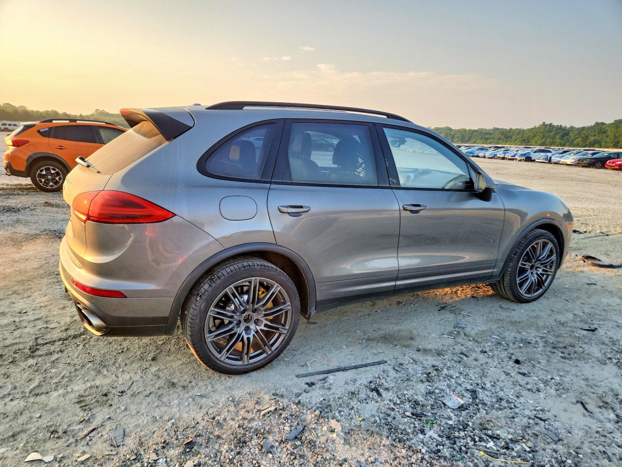 2015 Porsche Cayenne Turbo - zdjęcie 3