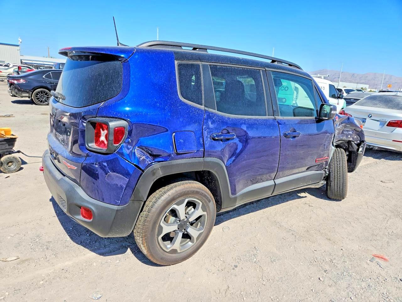 2019 Jeep Renegade Trailhawk - zdjęcie 3