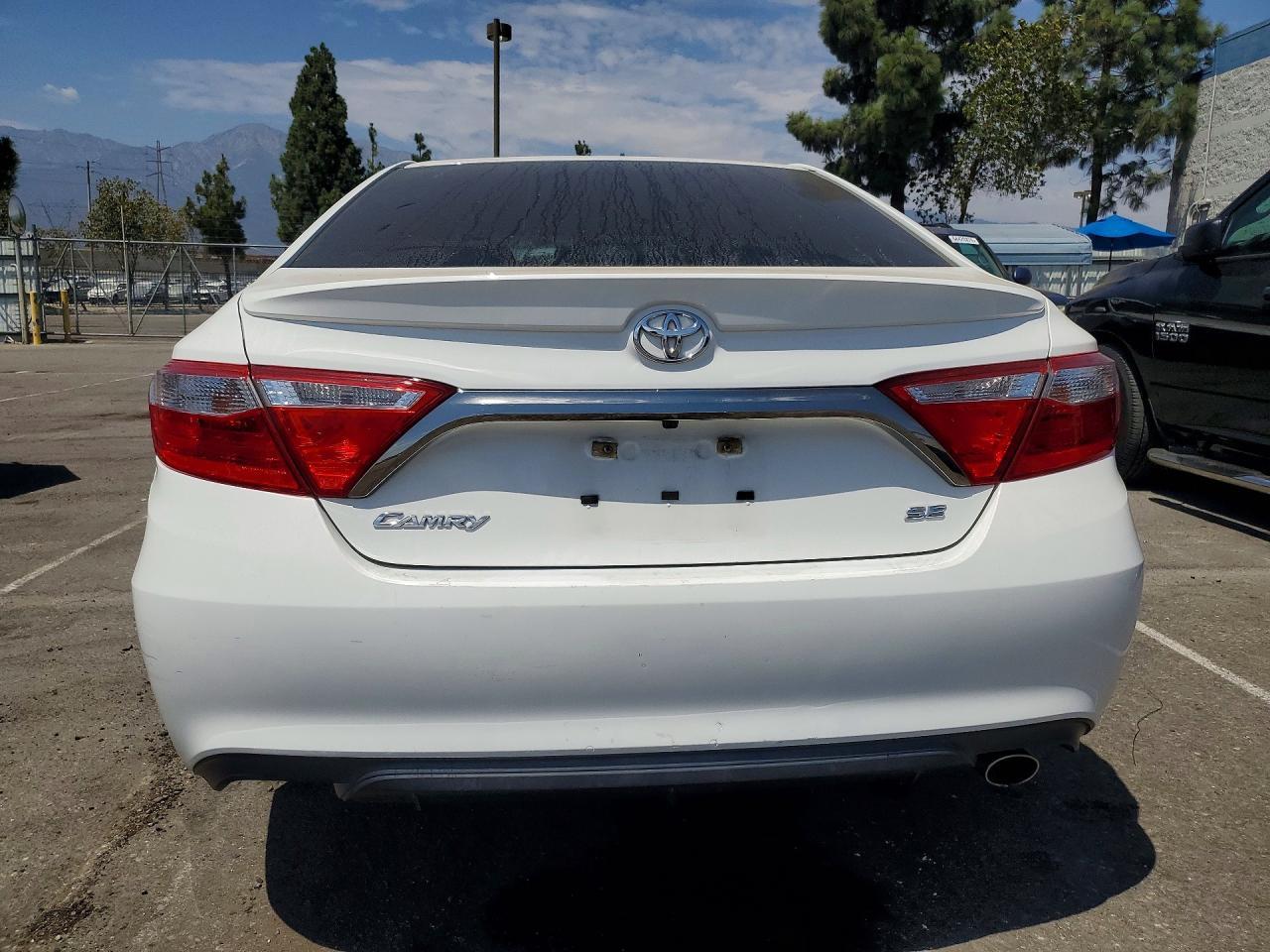 2017 Toyota Camry Se - zdjęcie 6
