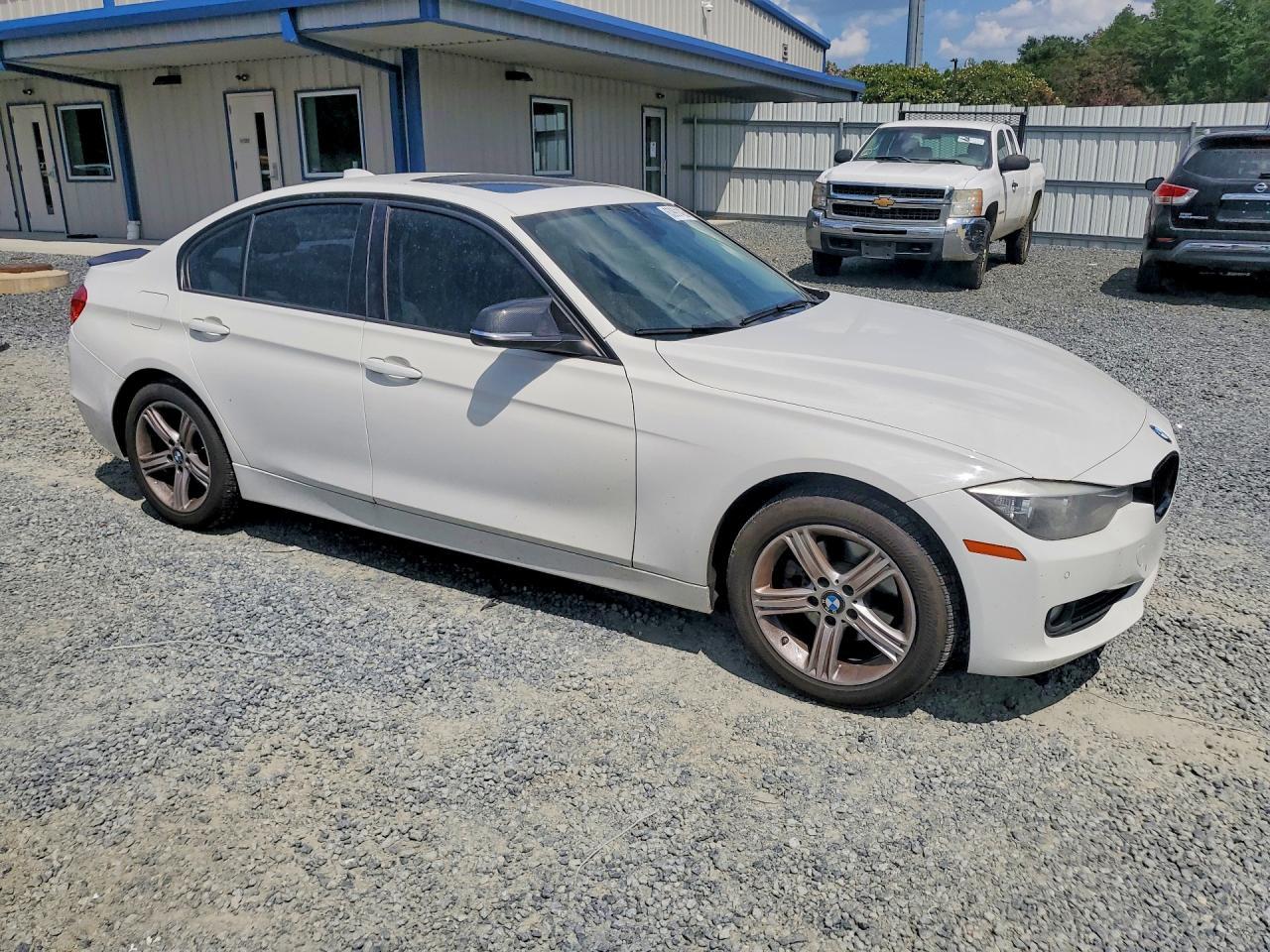 2015 BMW 320 I - zdjęcie 4