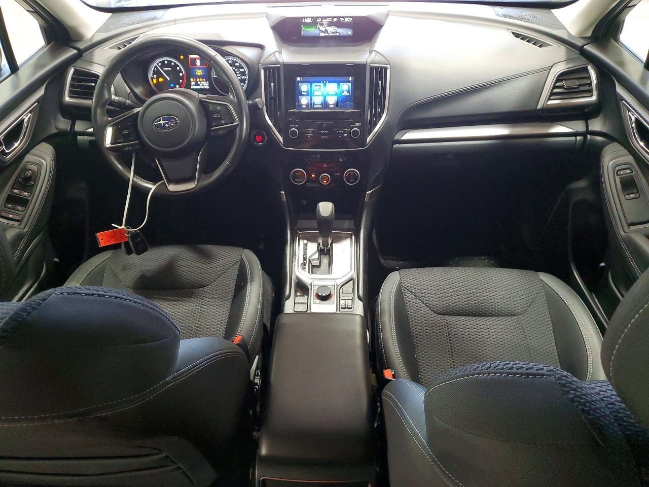2022 Subaru Forester Premium - zdjęcie 8