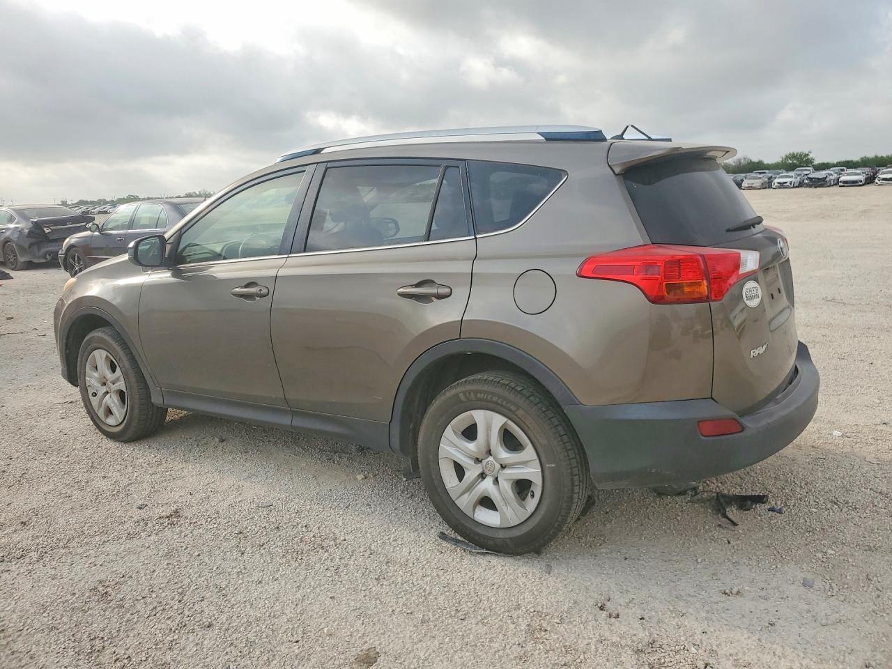 2015 Toyota Rav4 Le - zdjęcie 2