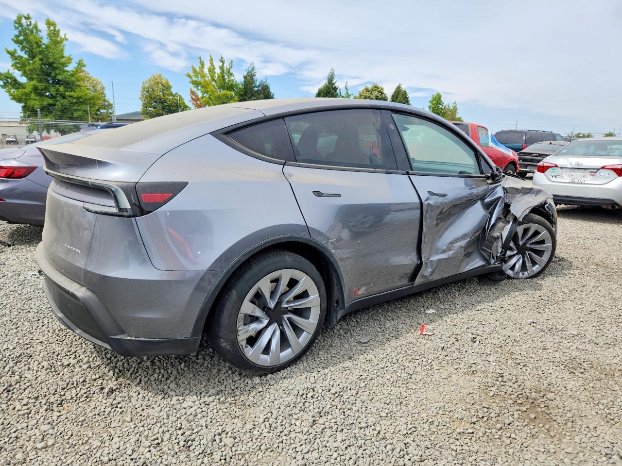 2026 Tesla Model Y - zdjęcie 3