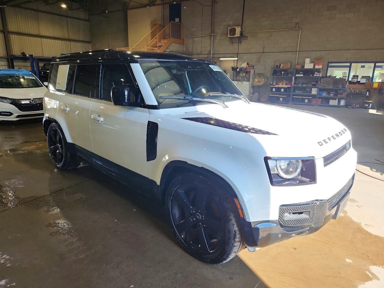2024 Land Rover Defender 110 X-Dynamic Se - zdjęcie 4