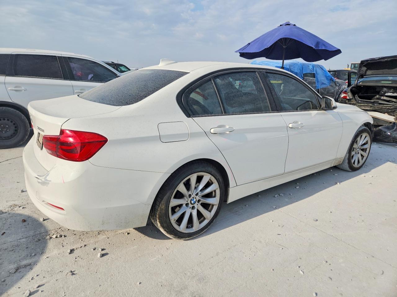 2018 BMW 320 I - zdjęcie 3