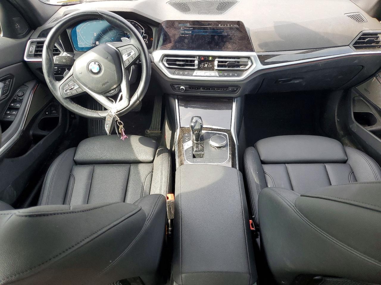 2021 BMW 330Xe - zdjęcie 8