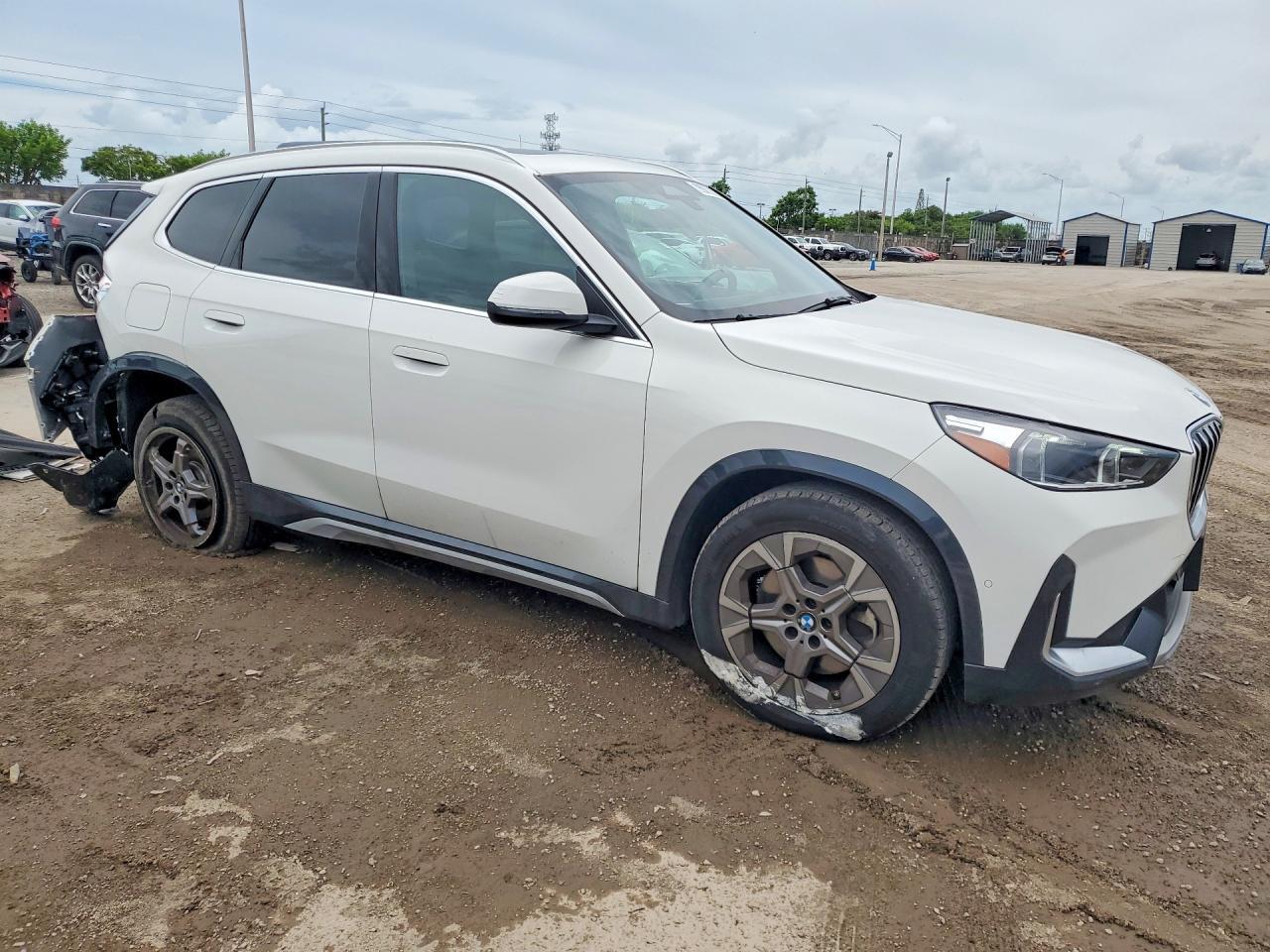 2026 BMW X1 xDrive28I - zdjęcie 4