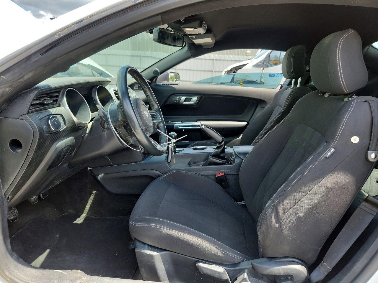 2018 Ford Mustang - zdjęcie 7