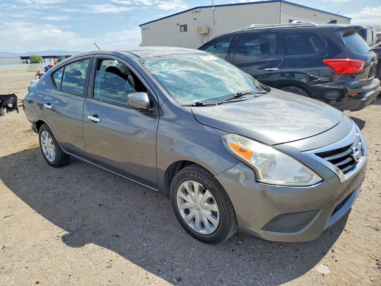 2018 Nissan Versa Sv - zdjęcie 4