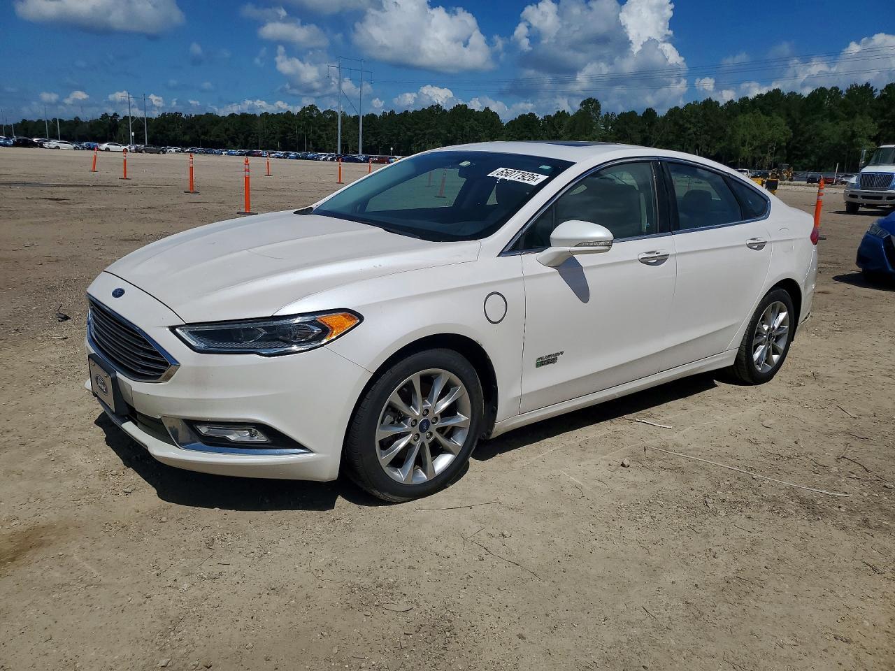 2017 Ford Fusion Titanium Phev - zdjęcie główne
