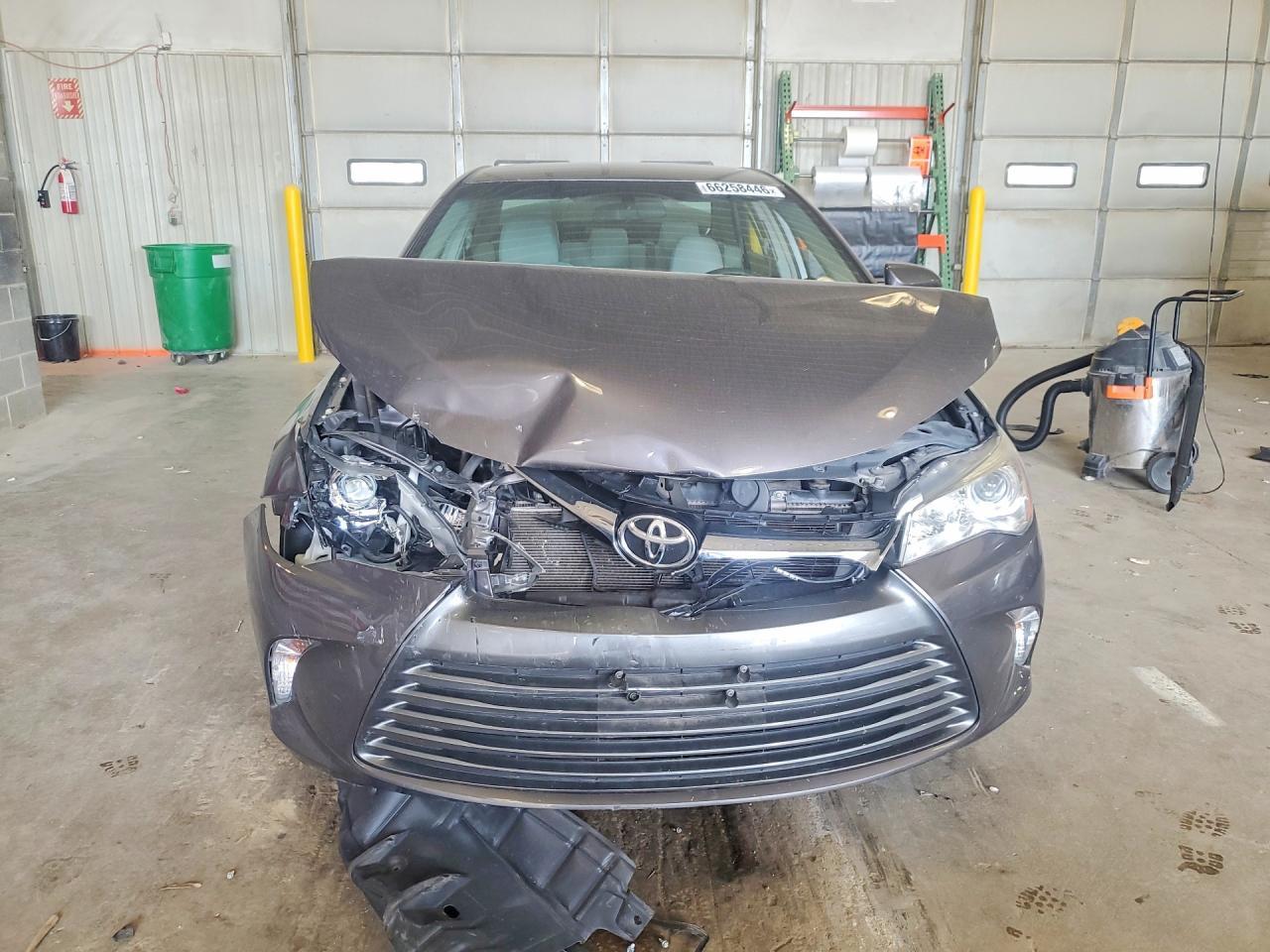 2017 Toyota Camry Le - zdjęcie 5