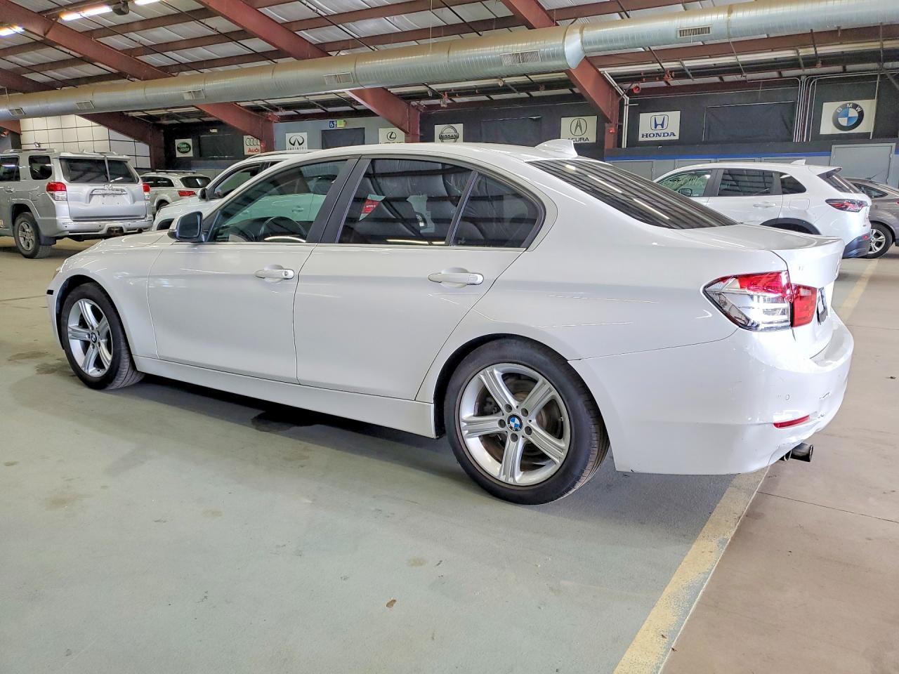 2015 BMW 328 I - zdjęcie 2