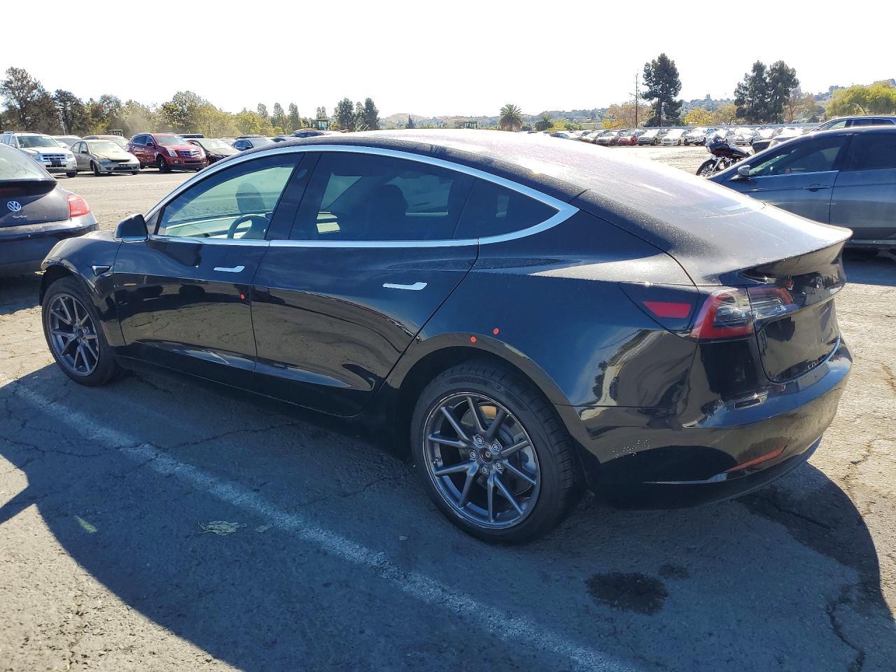 2018 Tesla Model 3 - zdjęcie 2