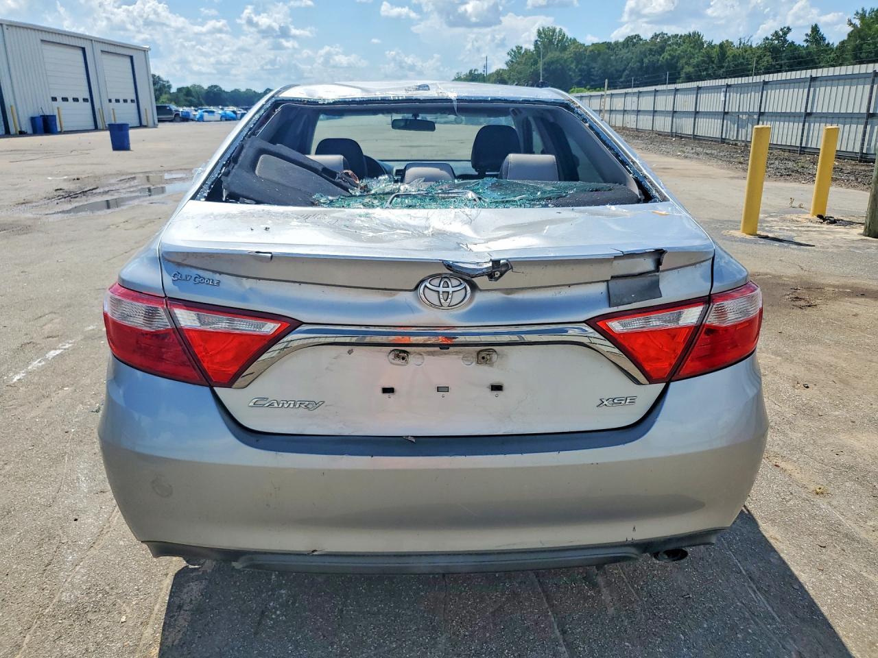 2016 Toyota Camry Xse - zdjęcie 6