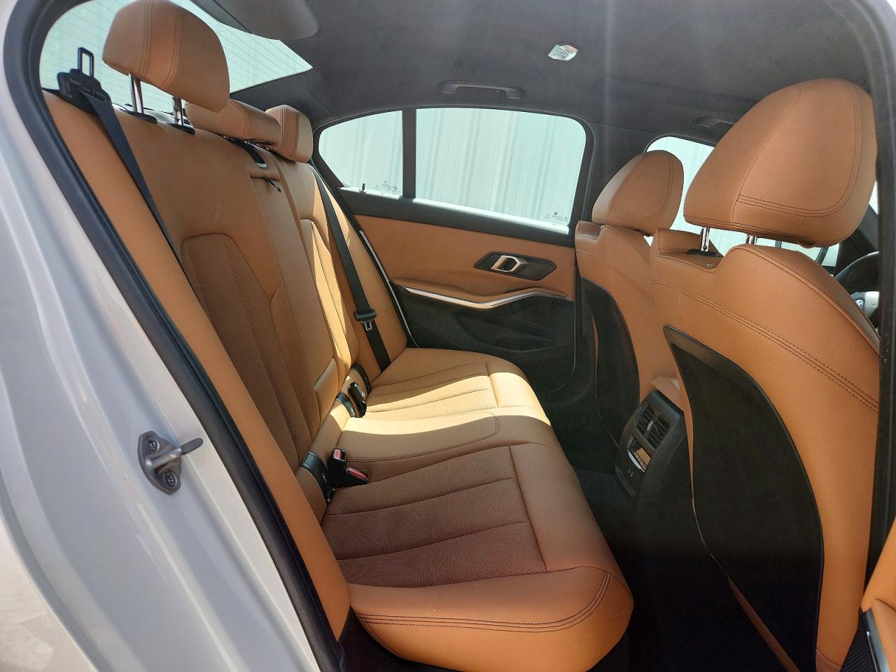 2026 BMW Seria 3 330i - zdjęcie 10