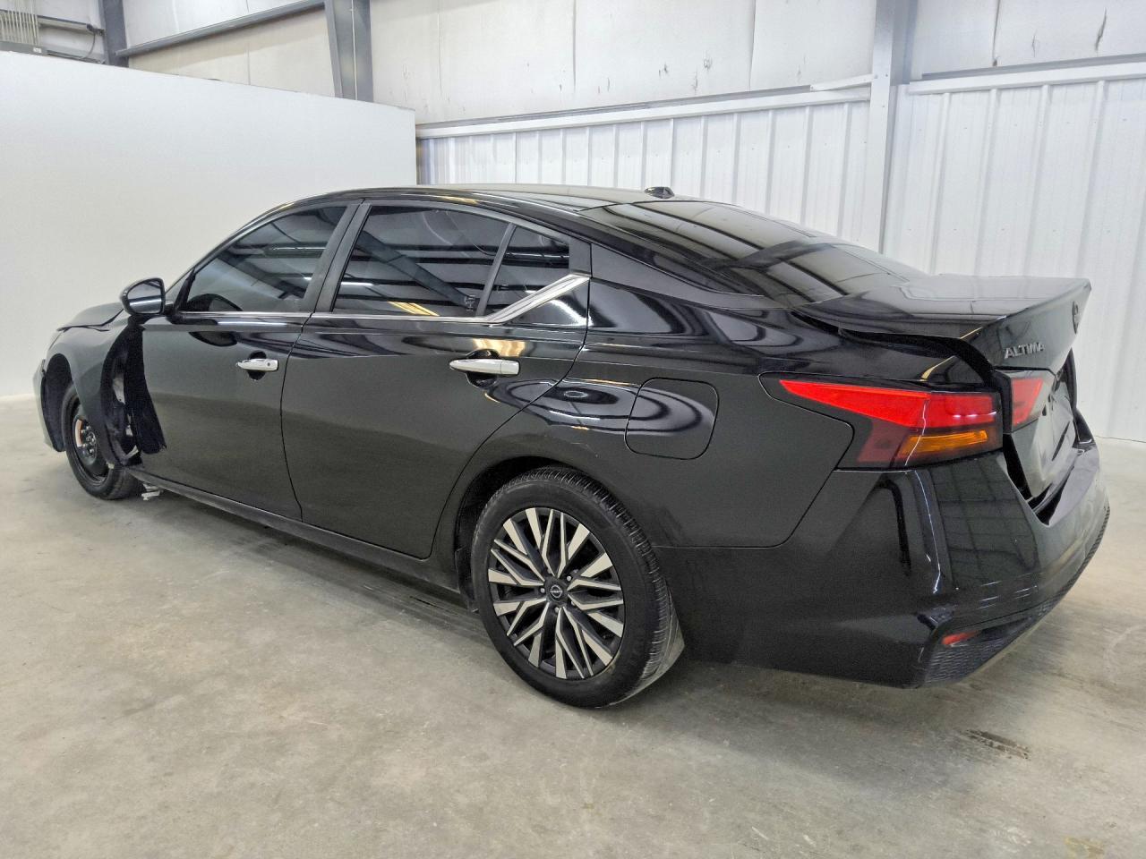 2023 Nissan Altima Sv - zdjęcie 2