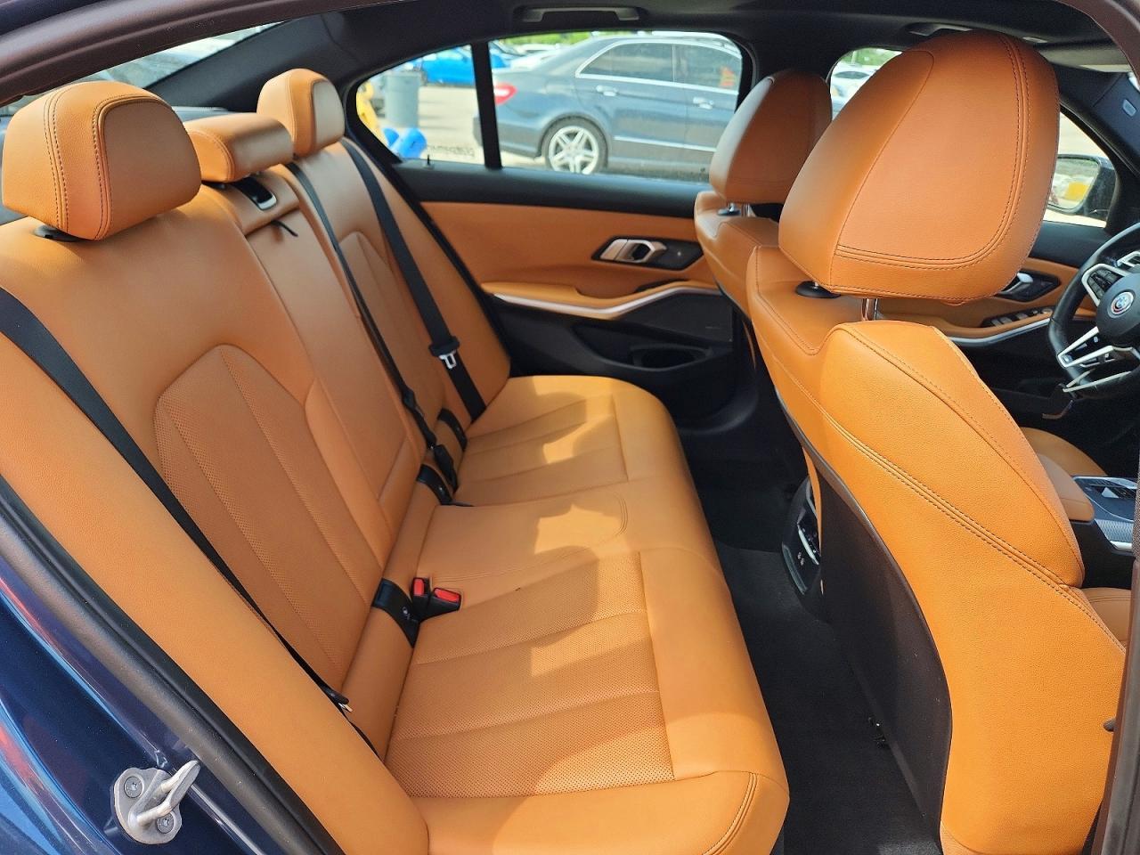 2025 BMW 330I - zdjęcie 10