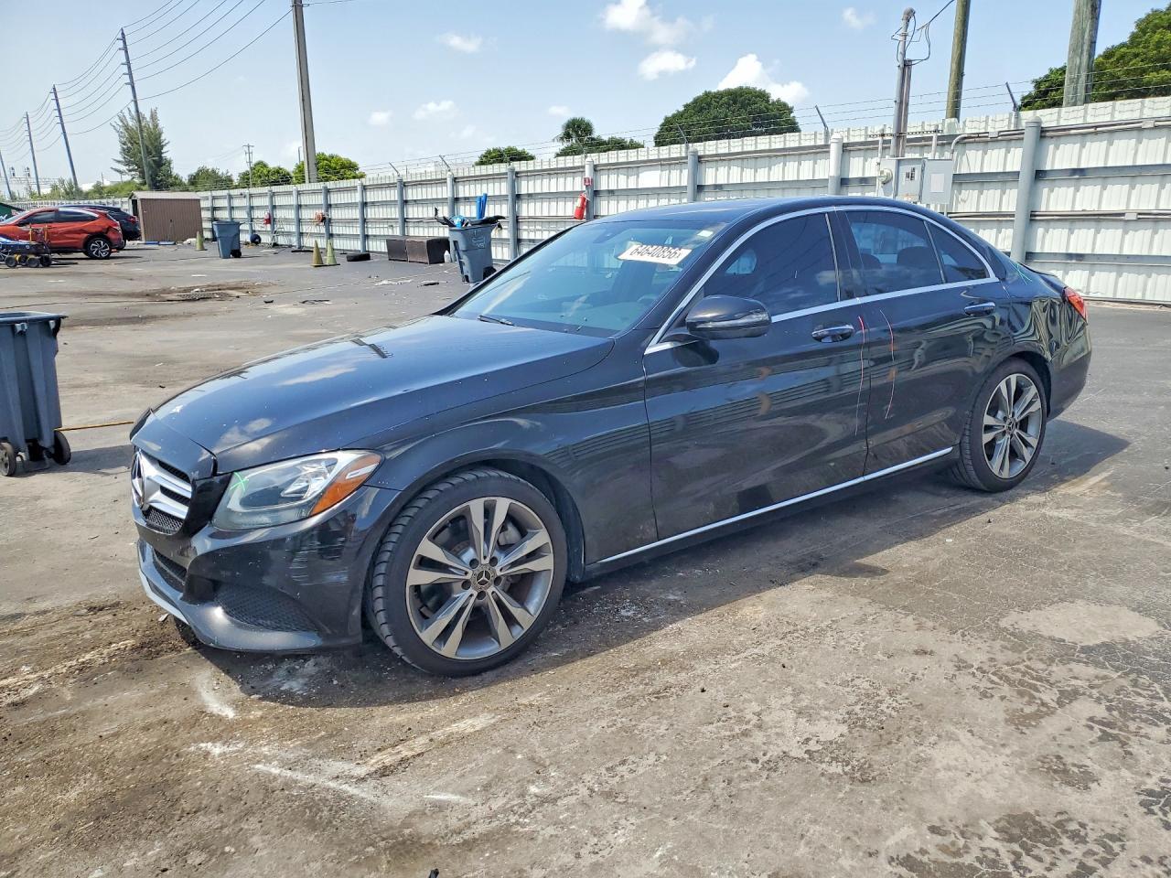 2017 Mercedes-Benz C 300 - zdjęcie główne