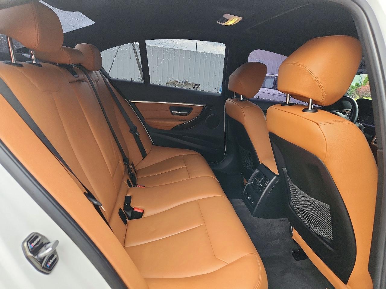 2018 BMW Seria 3 330i - zdjęcie 10