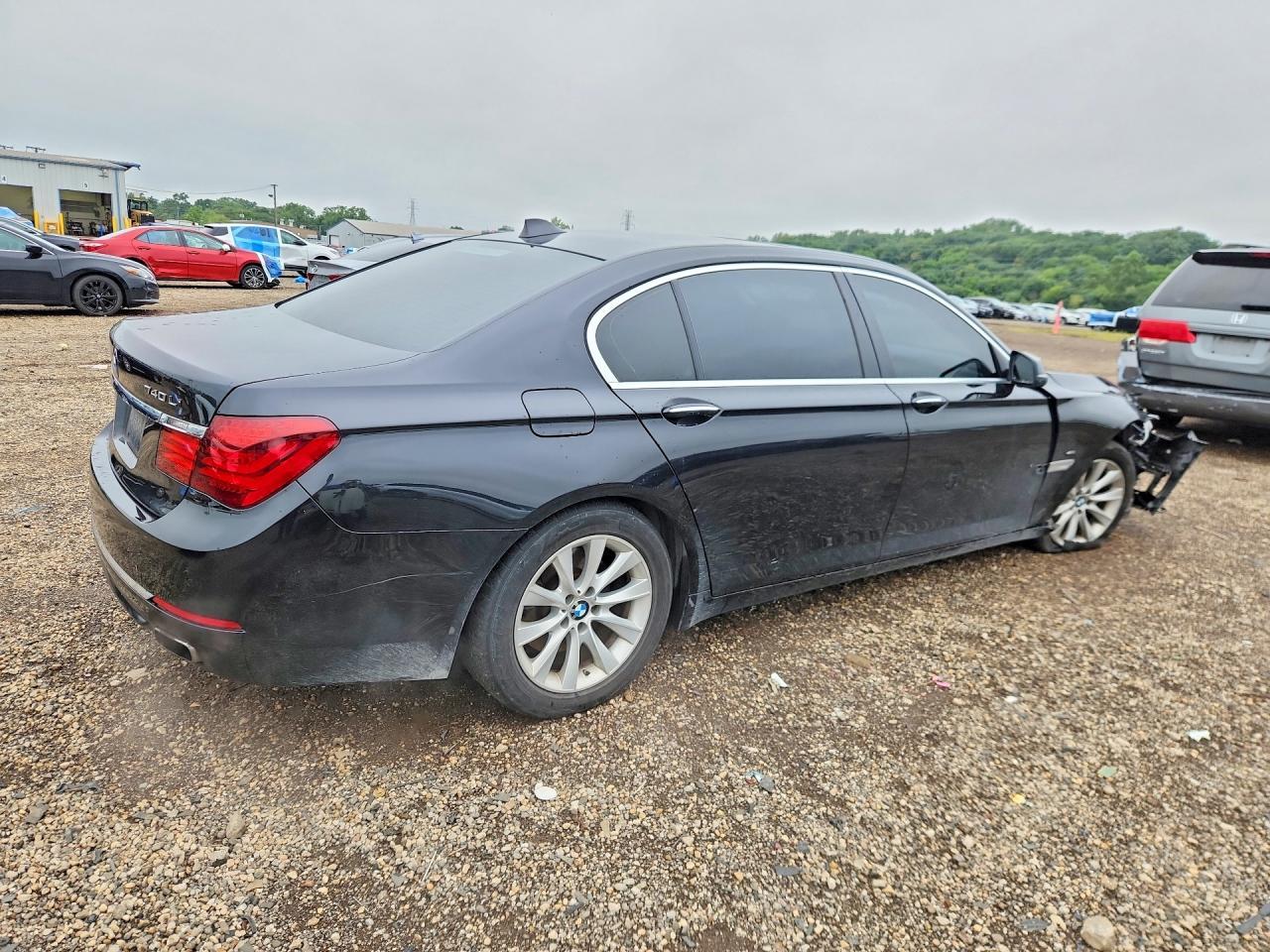 2013 BMW Seria 7 740Li - zdjęcie 3