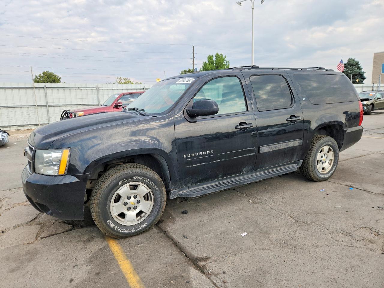 2014 Chevrolet Suburban K1500 Lt - zdjęcie główne
