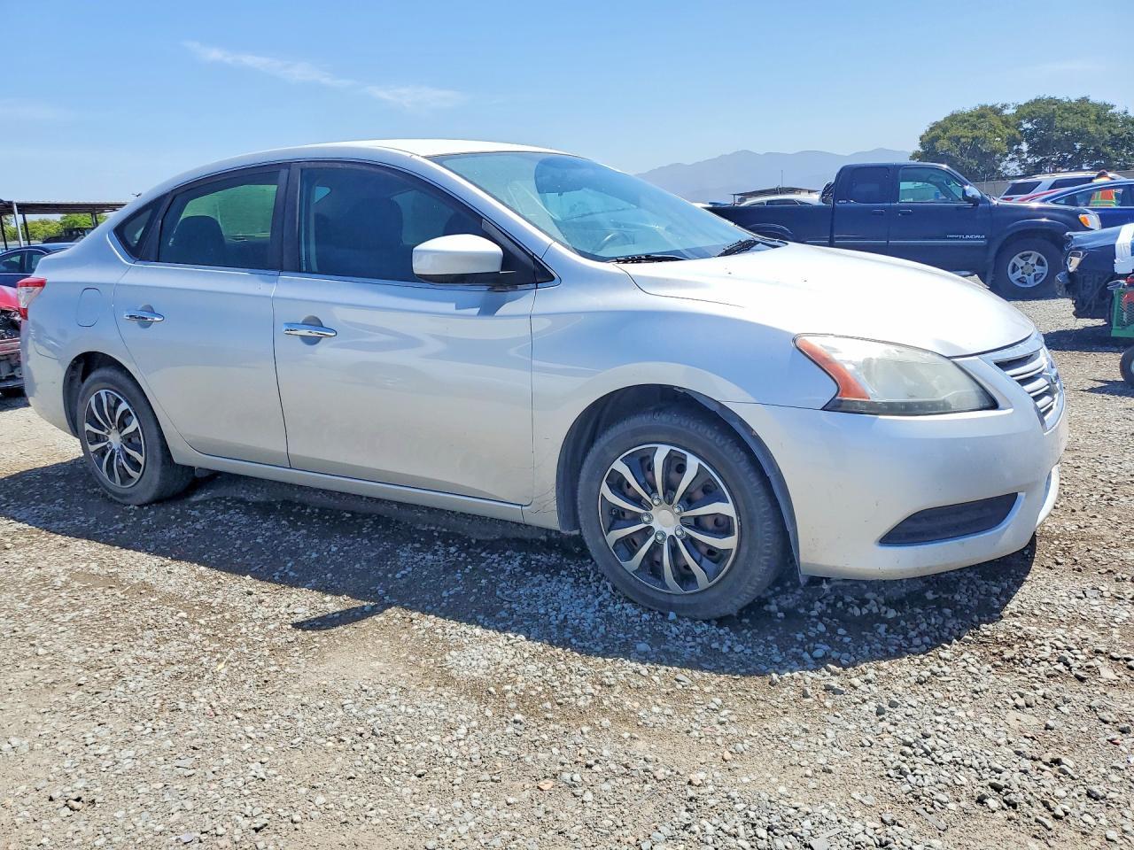 2013 Nissan Sentra S - zdjęcie 4
