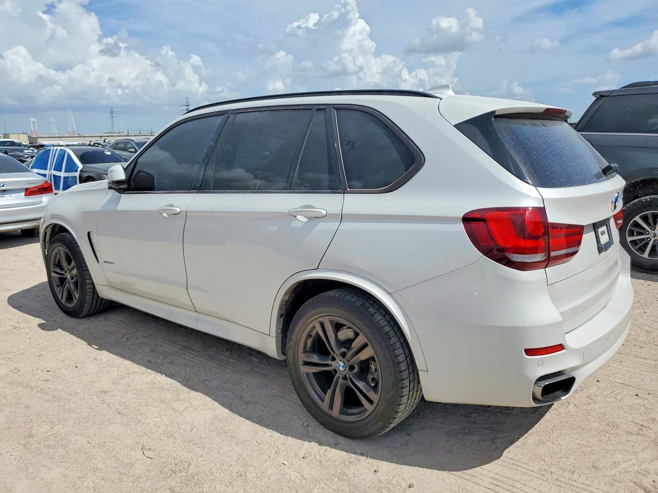 2015 BMW X5 xDrive35I - zdjęcie 2