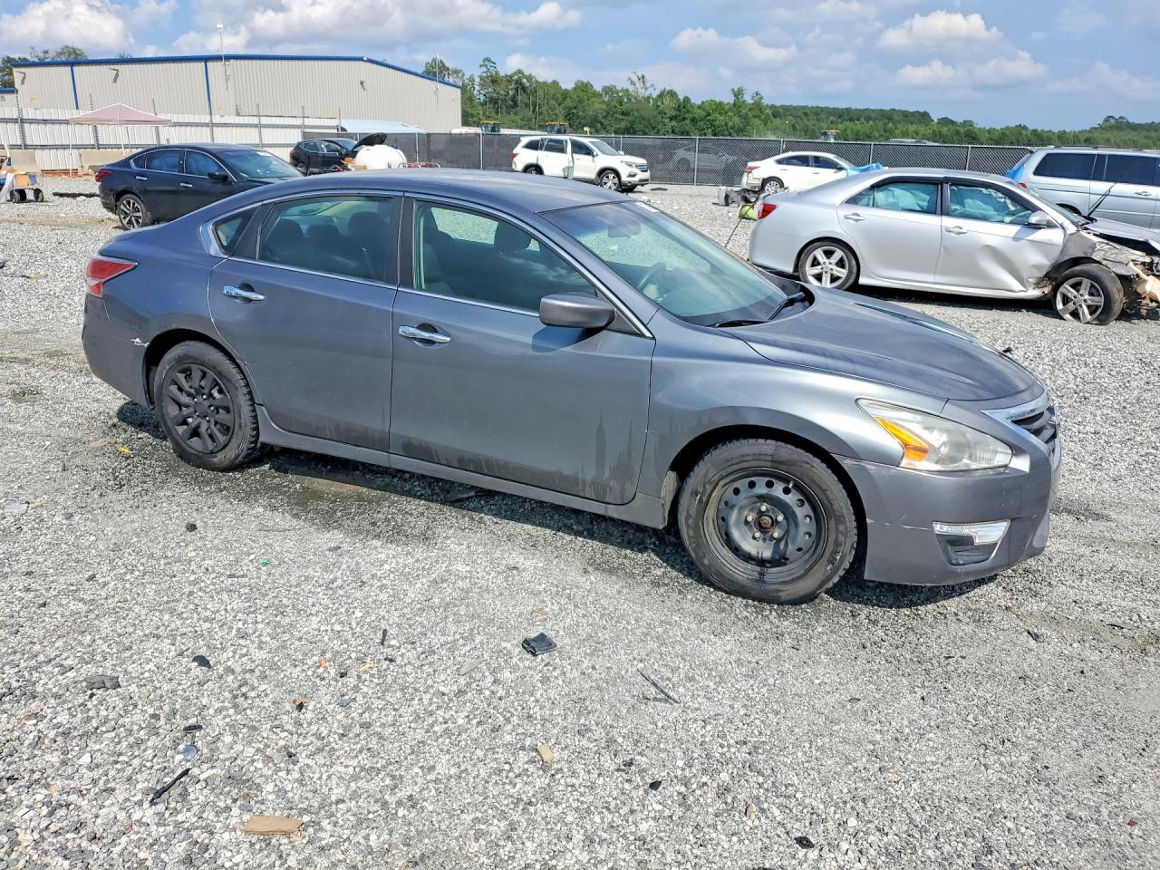 2014 Nissan Altima 2.5 S - zdjęcie 4