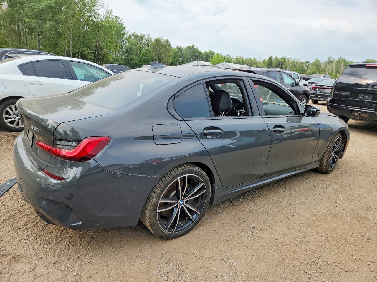 2019 BMW 330Xi - zdjęcie 3