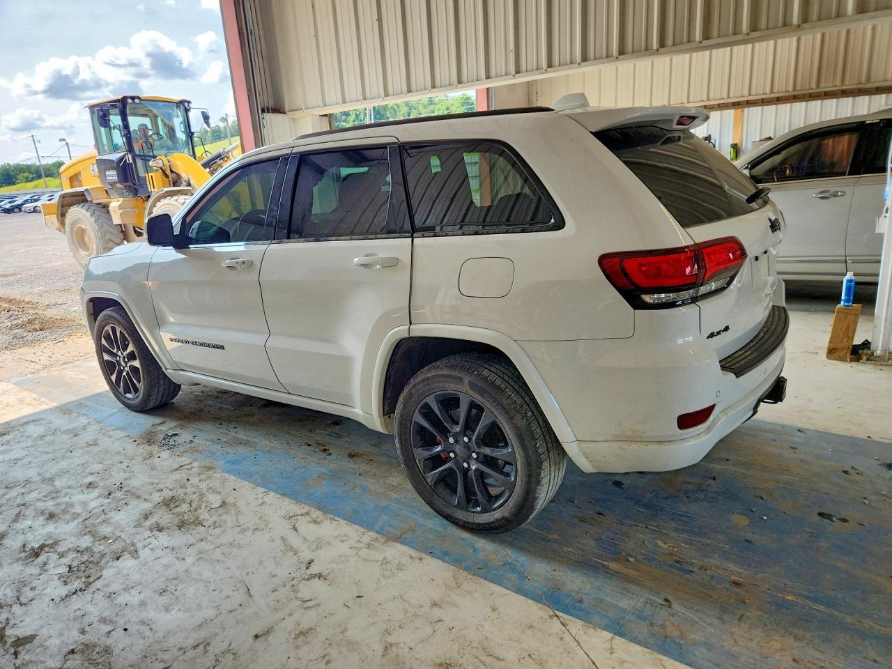 2021 Jeep Grand Cherokee Laredo - zdjęcie 2