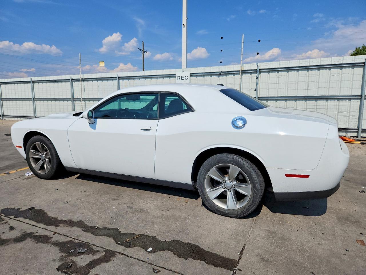 2017 Dodge Challenger Sxt - zdjęcie 2
