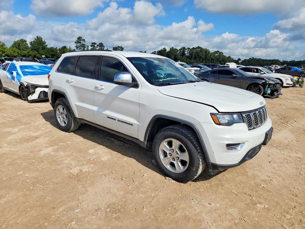 2017 Jeep Grand Cherokee Laredo - zdjęcie 4
