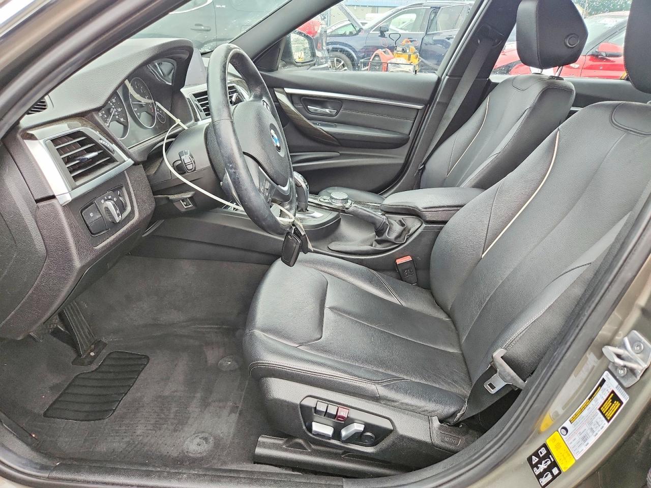 2016 BMW Seria 3 328i - zdjęcie 7