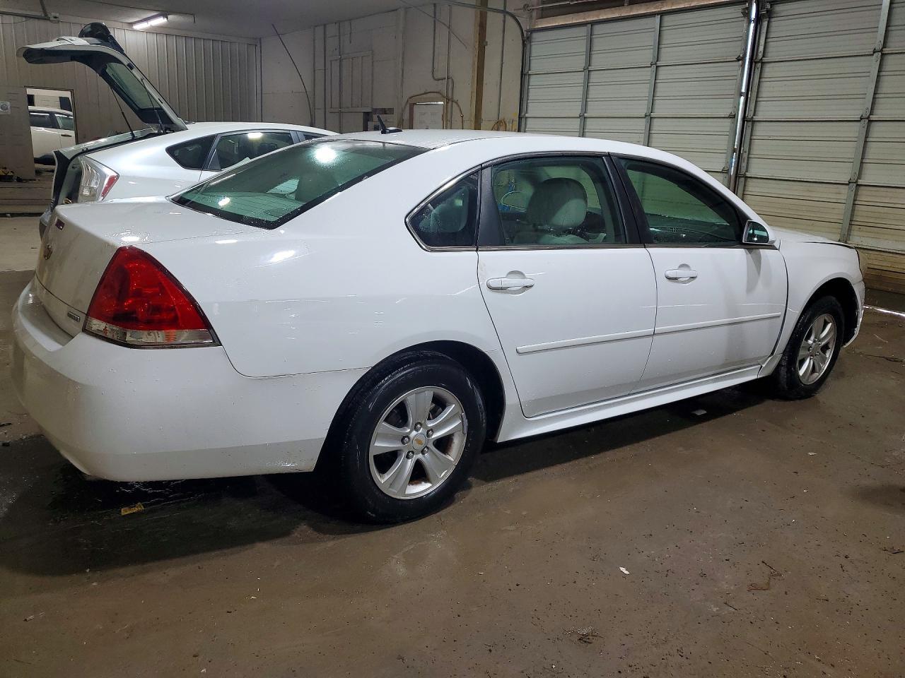2014 Chevrolet Impala Limited Ls - zdjęcie 3