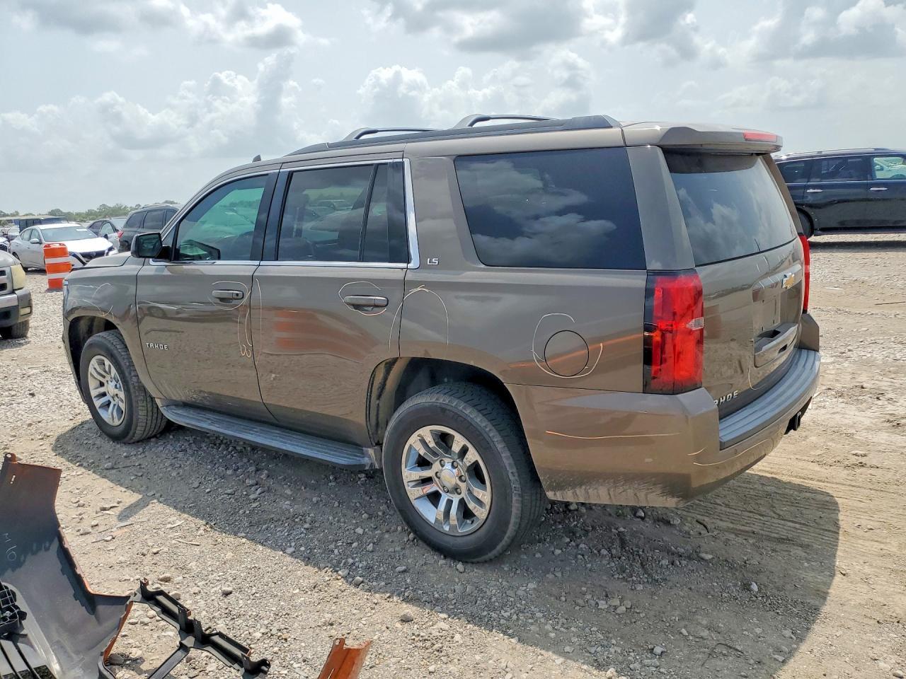 2015 Chevrolet Tahoe C1500 Ls - zdjęcie 2