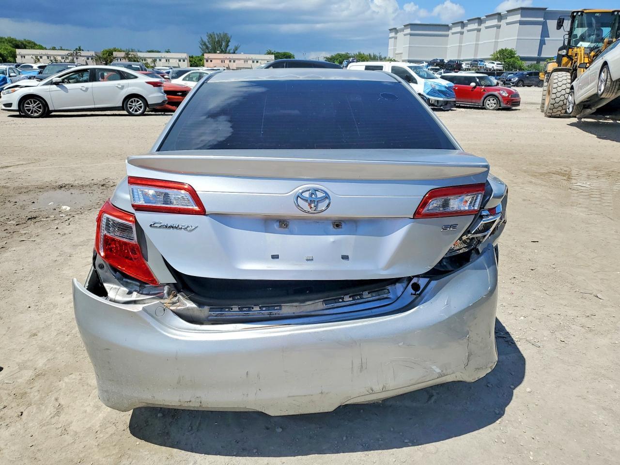 2013 Toyota Camry Se - zdjęcie 6