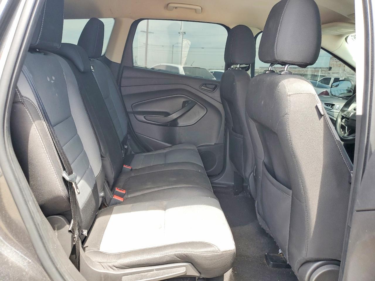 2017 Ford Escape S - zdjęcie 11