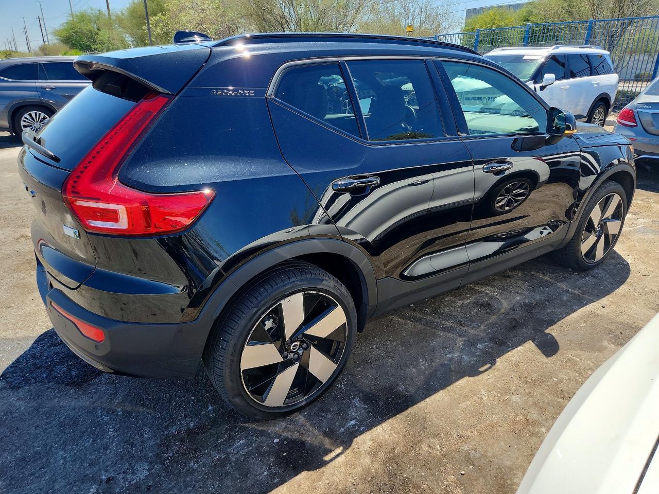 2023 Volvo Xc60 Ultimate Dark - zdjęcie 3