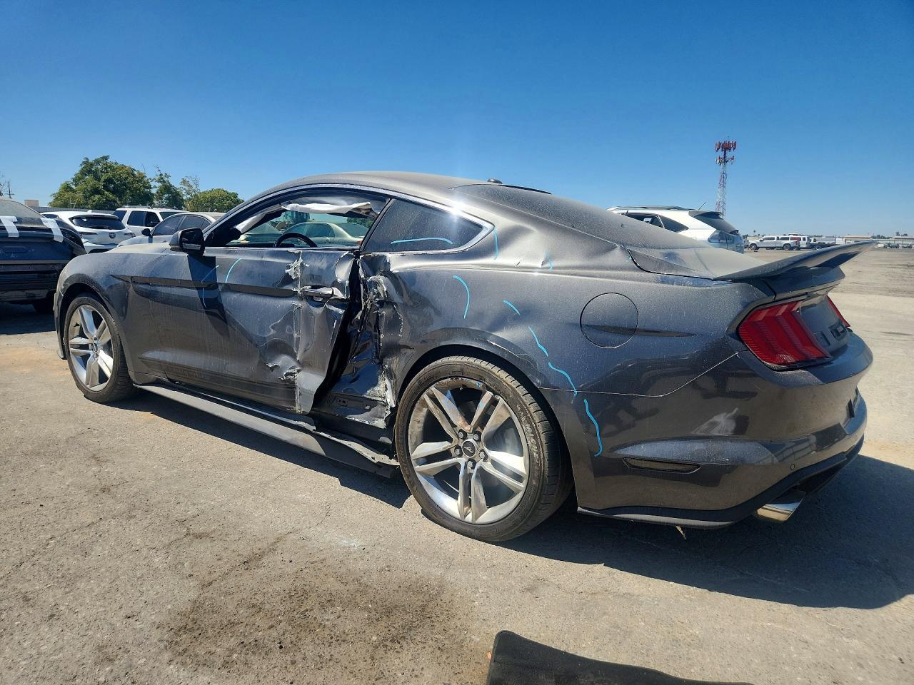 2018 Ford Mustang - zdjęcie 2