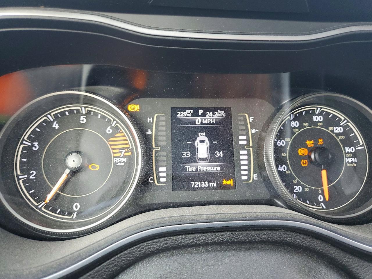 2021 Jeep Cherokee Latitude Plus - zdjęcie 9