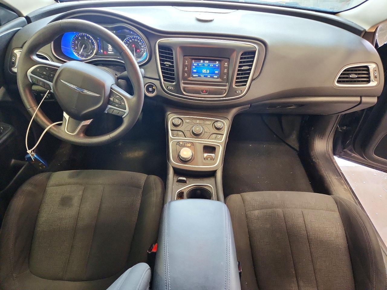 2016 Chrysler 200 Limited - zdjęcie 8