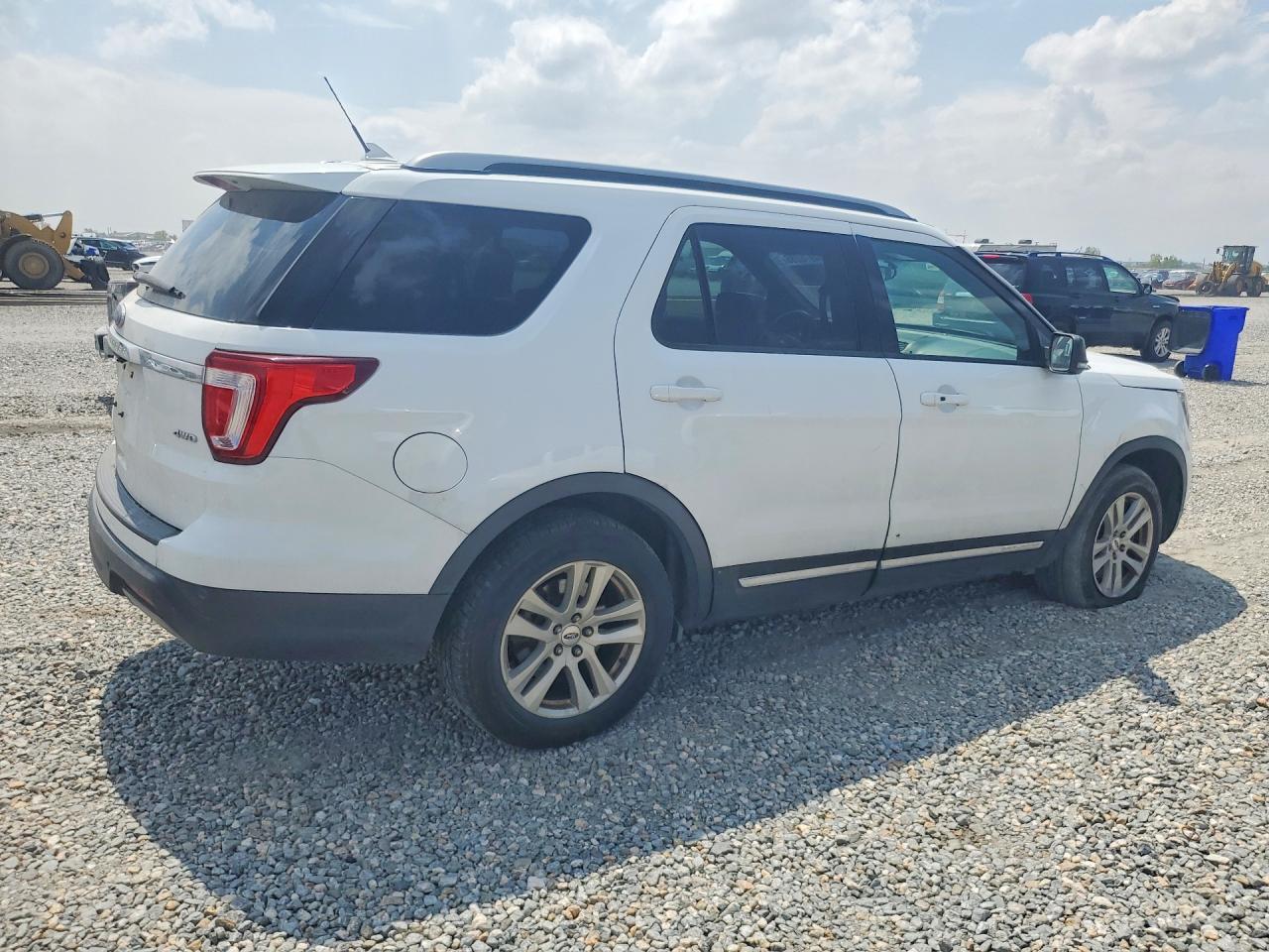 2019 Ford Explorer Xlt - zdjęcie 3