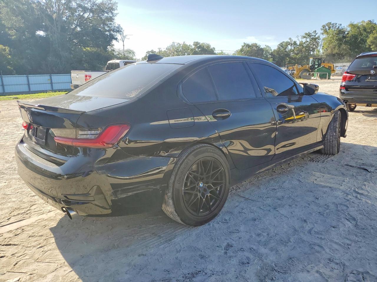 2021 BMW 330I - zdjęcie 3