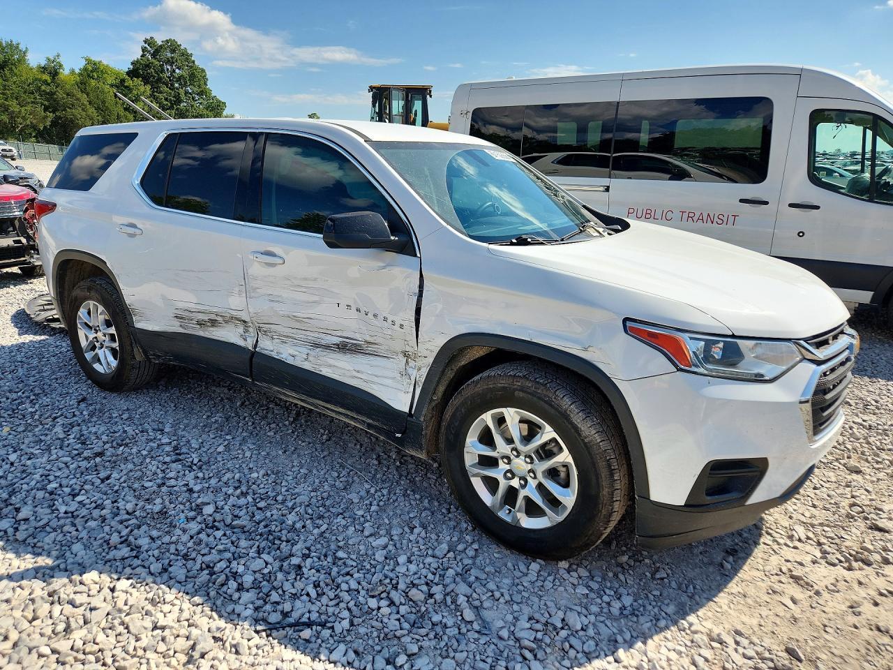 2021 Chevrolet Traverse Ls - zdjęcie 4