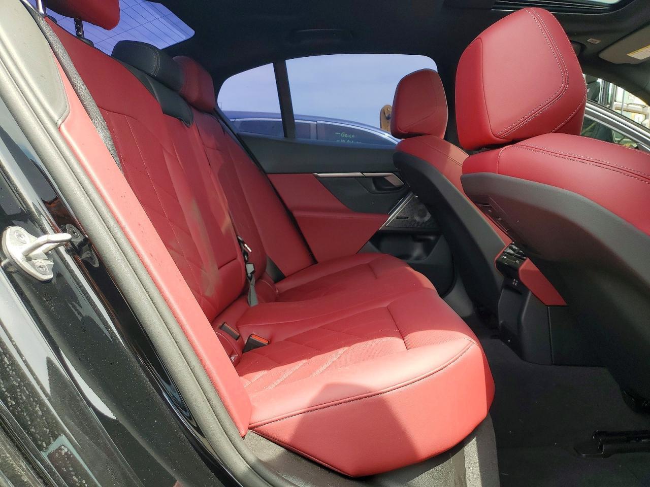 2026 BMW 530 I - zdjęcie 10