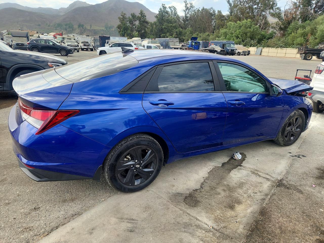 2023 Hyundai Elantra Sel - zdjęcie 3
