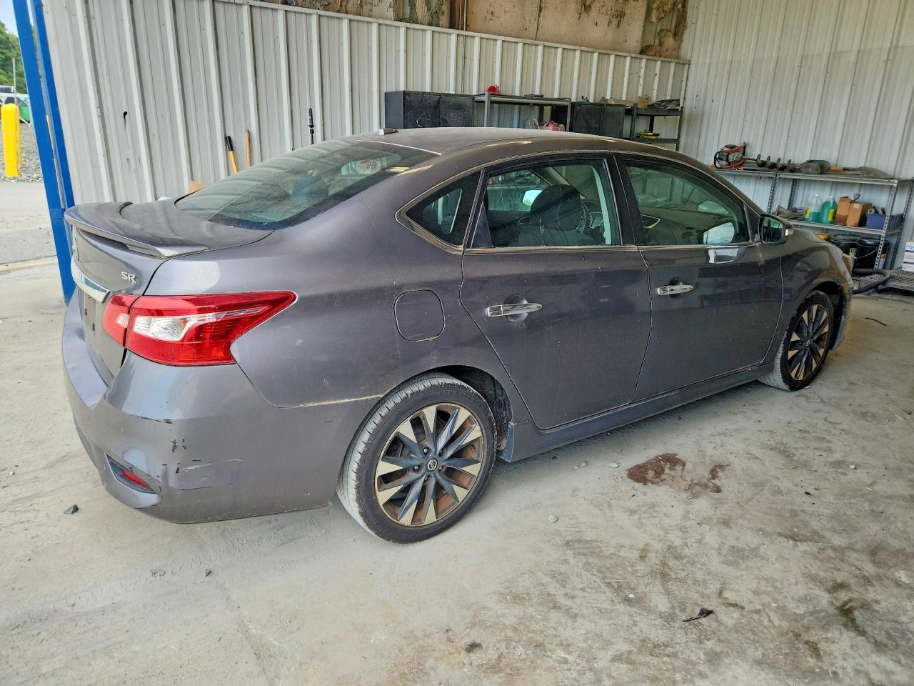 2019 Nissan Sentra Sr - zdjęcie 3
