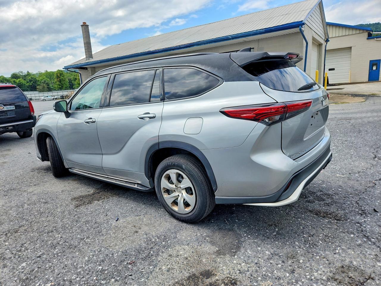2021 Toyota Highlander Xse - zdjęcie 2
